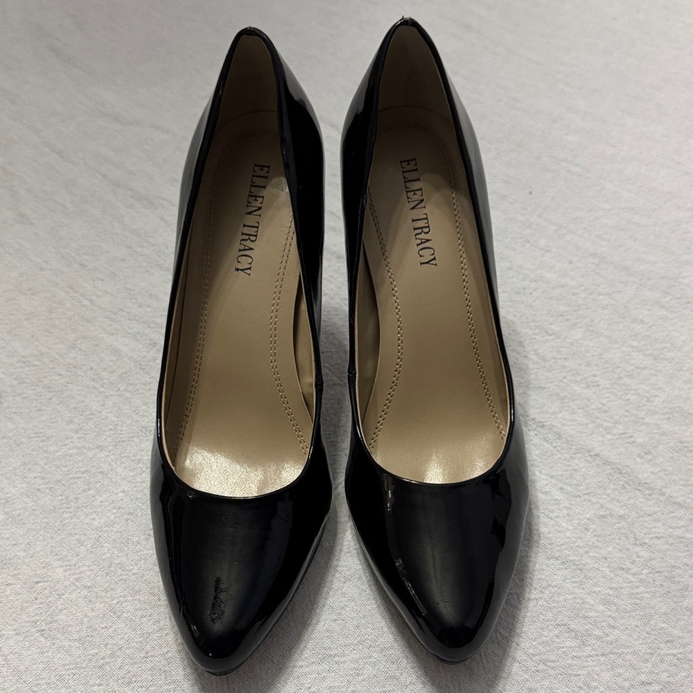 Ellen Tracy Glossy Black Patent Pointed Pumps